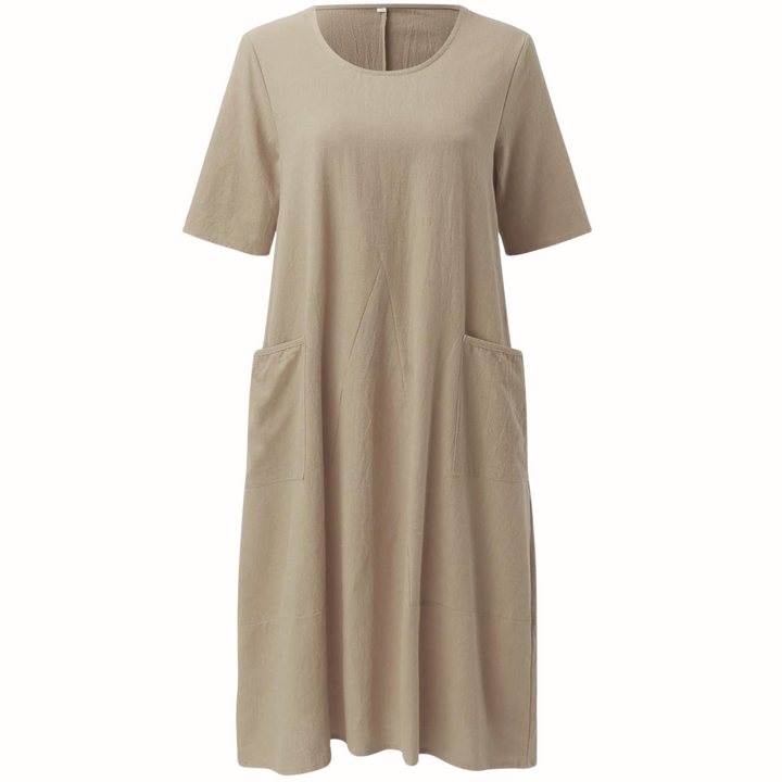 Styled women's casual dress in relaxed fit for versatile everyday wear. Comfortable summer day dress with practical side pockets.