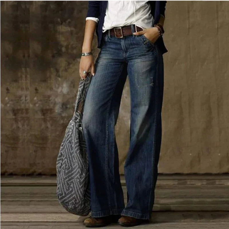 Modern women's relaxed fit jeans in a versatile gray, perfect for everyday style and casual comfort.