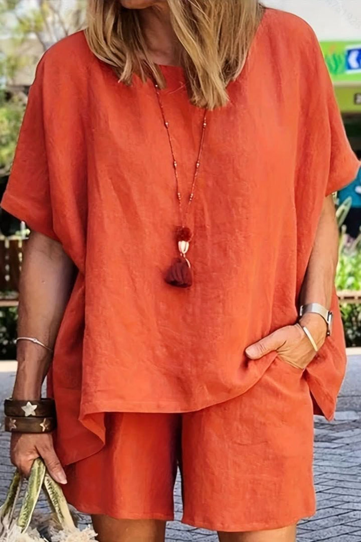 Stylish women's summer co-ord set with relaxed fit. Two-piece leisure outfit, perfect for comfort & casual days.