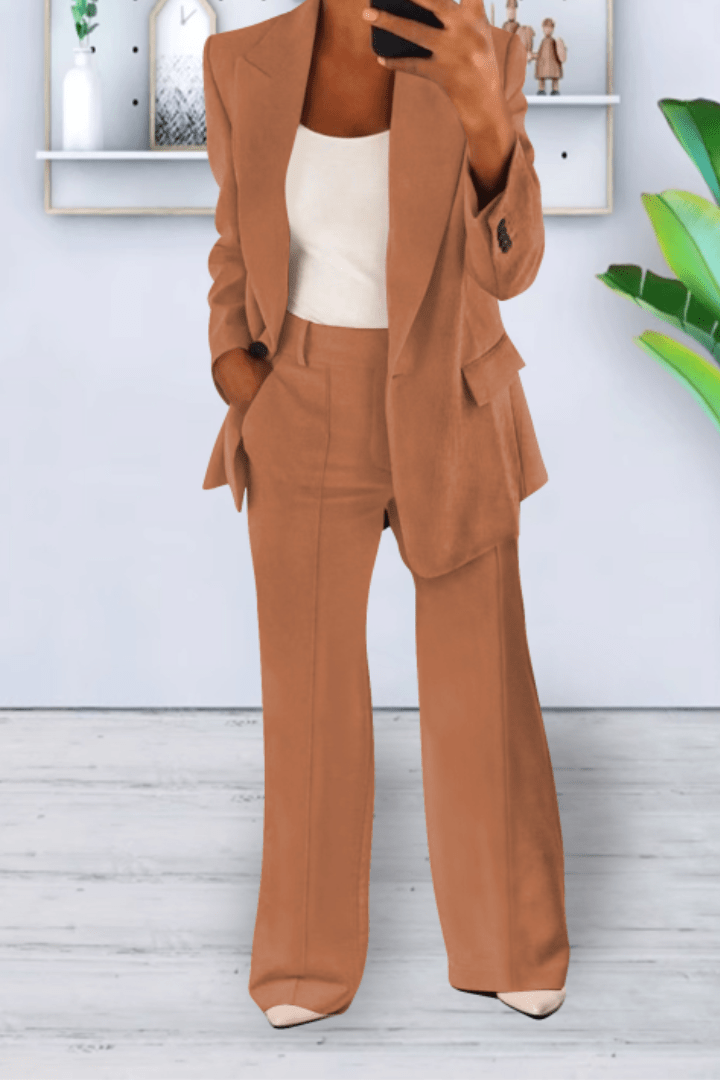 Everyday wear women's relaxed fit set, a comfortable and stylish two piece casual outfit.