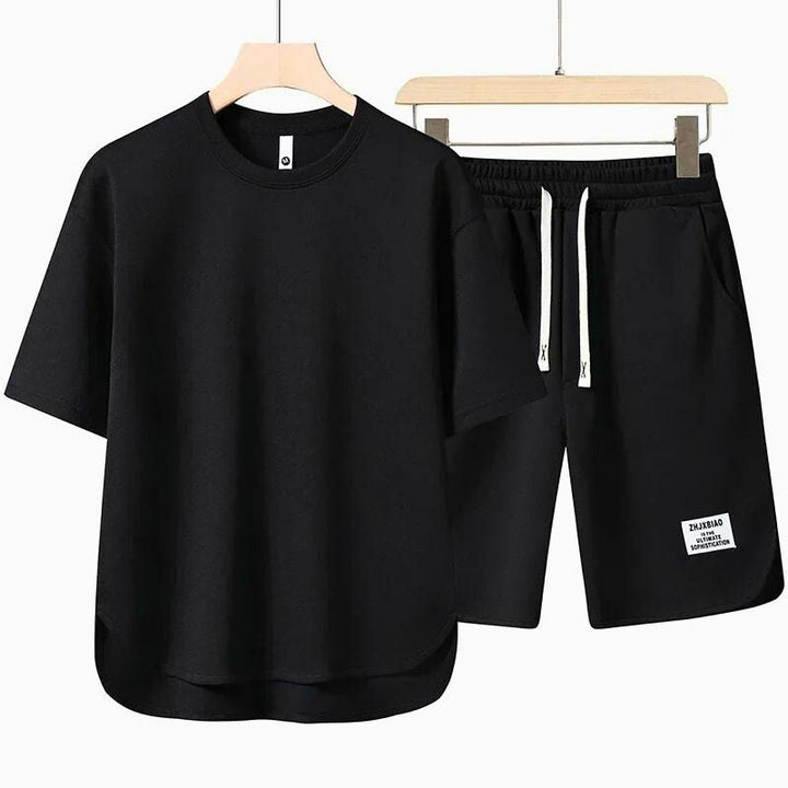 Versatile women's two-piece T-shirt and shorts set. Ideal for casual wear, loungewear, or summer vacation.