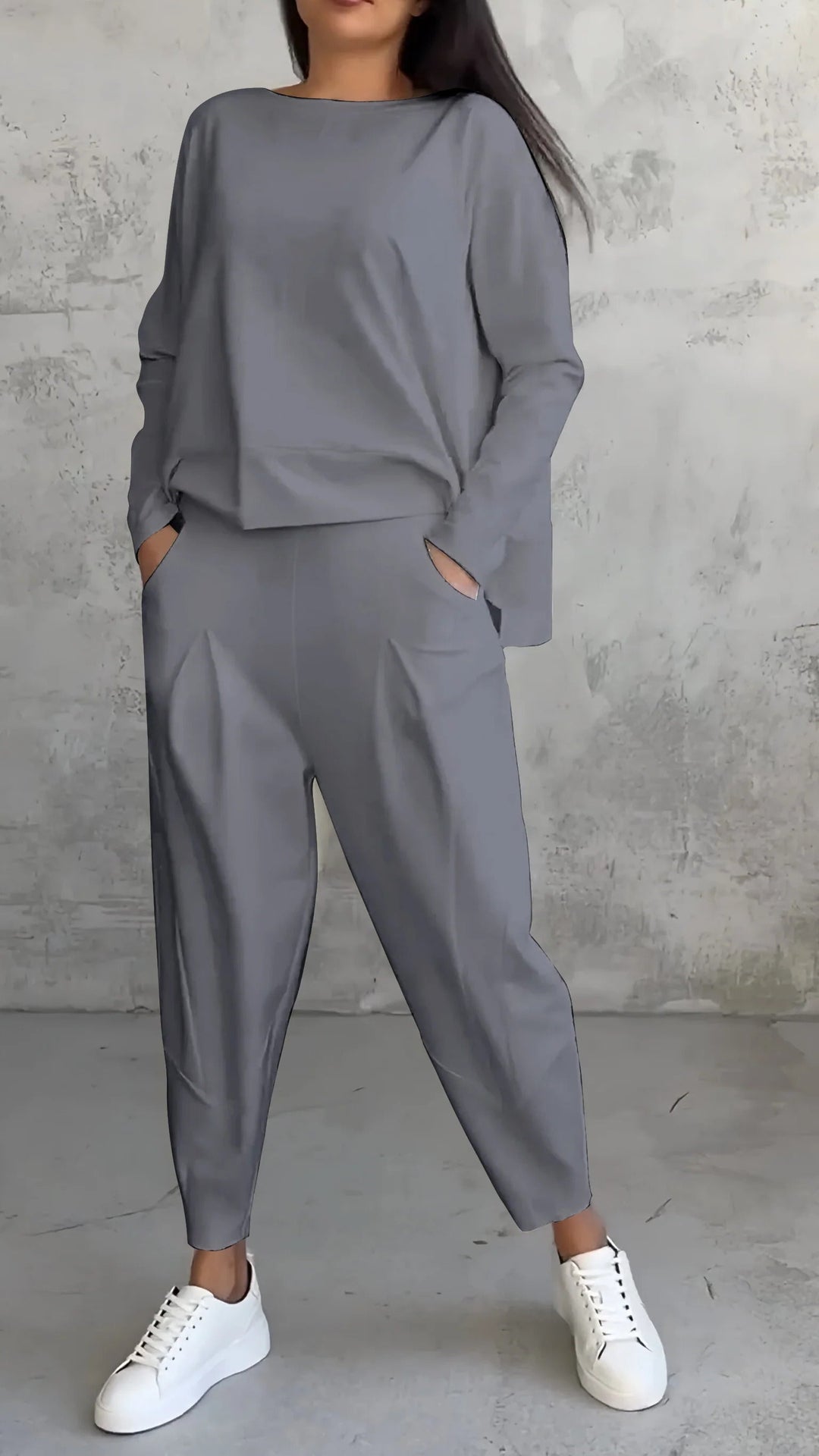 Everyday women's two-piece leisure set, a cozy and stylish long sleeve casual outfit.