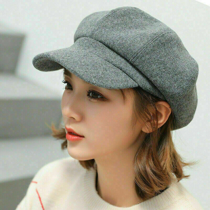 Stylish women's retro balloon hat. Vintage inspired cotton design, great for casual fall outfits.