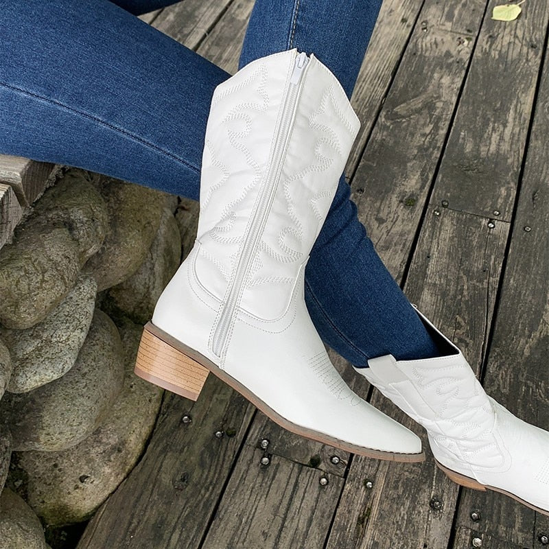 Classic women's retro Western cowboy boots, easy on/off design for all-day comfort and style.