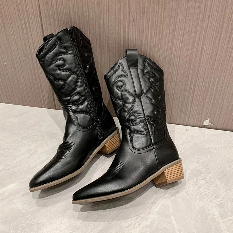 Chic women's retro cowboy boots, Western fashion for a trendy, casual look and comfort.