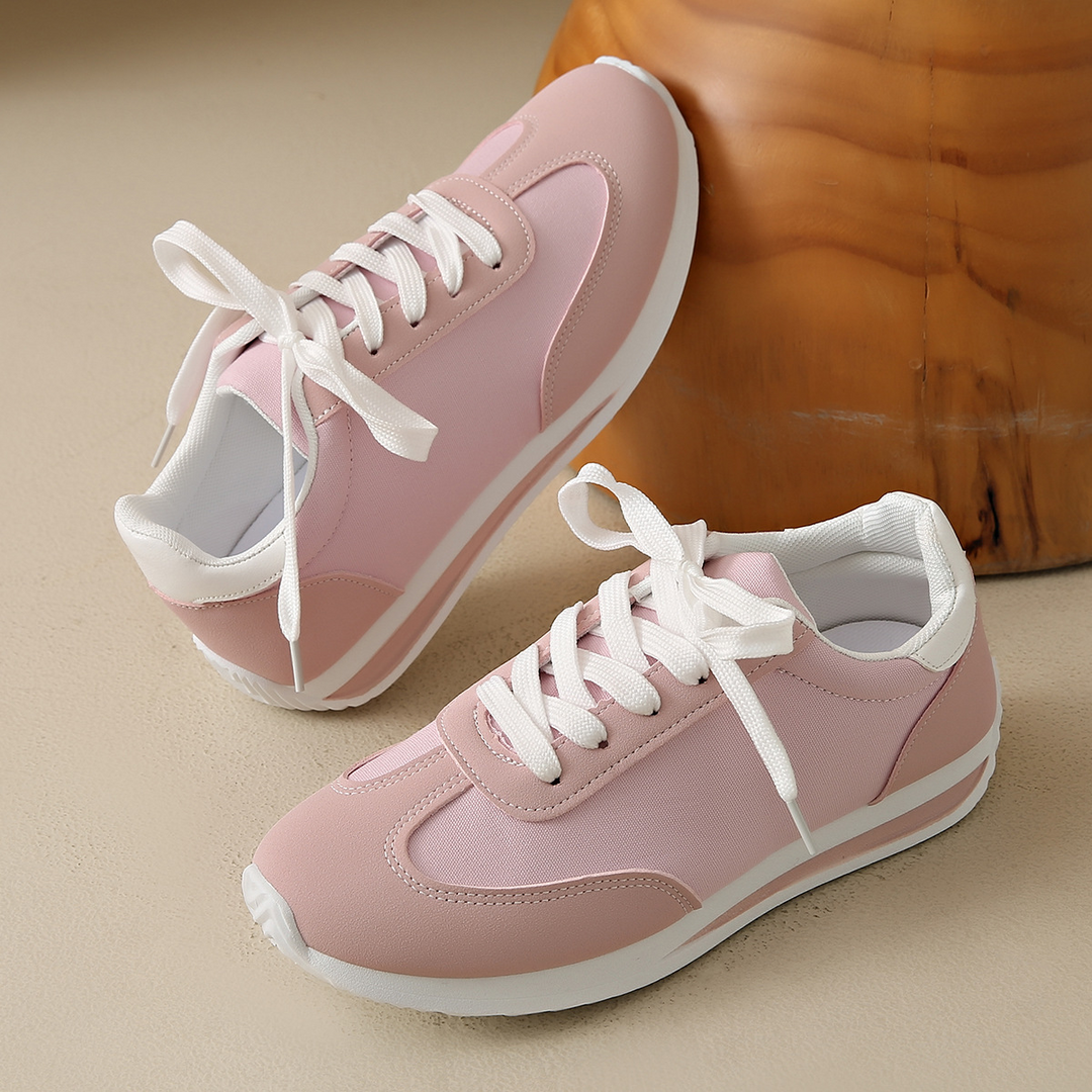 Lifestyle footwear: women's retro Zippa sneakers, perfect for everyday wear, comfort, & casual outings.