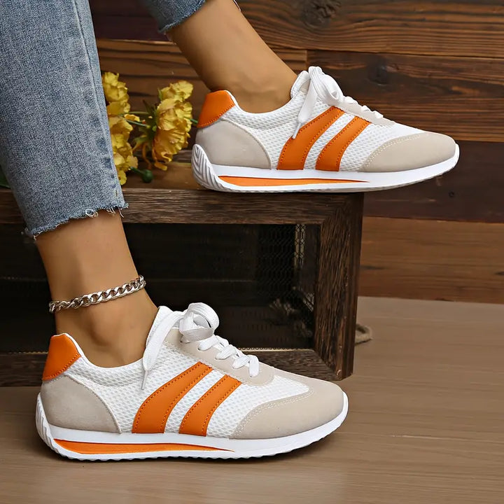 Stylish women's retro Zippa sneakers, combining vintage design with modern comfortable features.