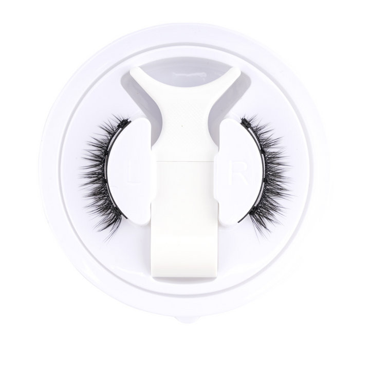 Natural 3D magnetic false eyelashes kit. Reusable, no glue lashes with applicator for effortless eye makeup.