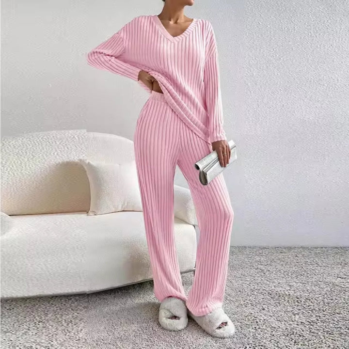 Trendy women's ribbed knit two-piece outfit. Soft & comfortable set for versatile casual wear & lounging.