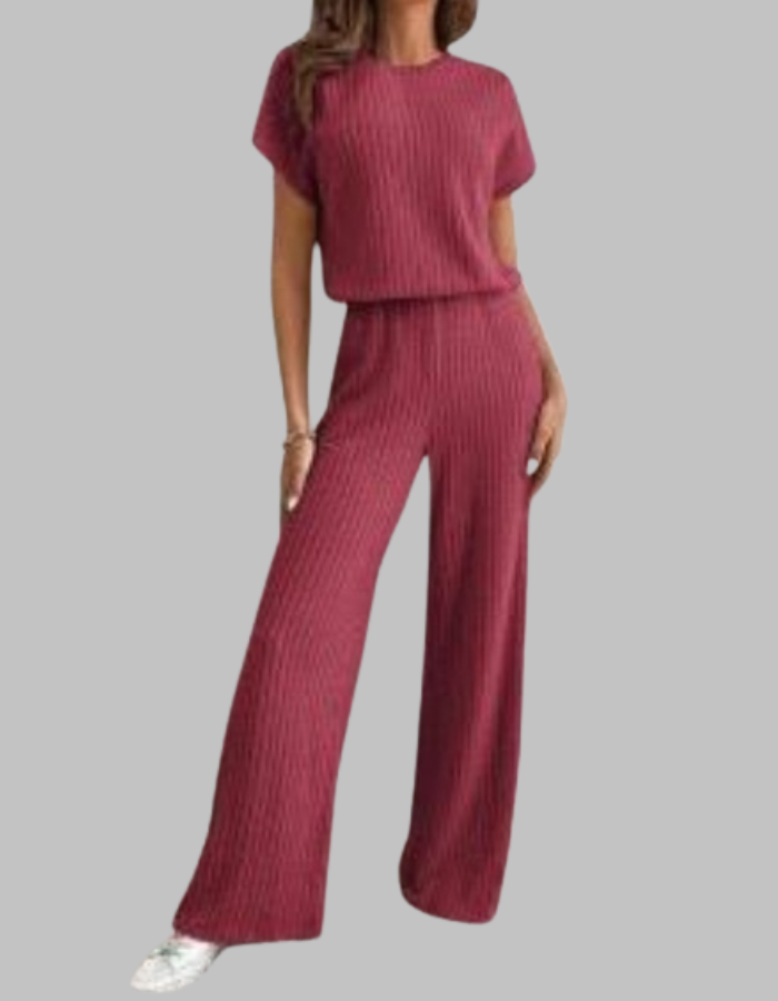 Women's casual ribbed set: short sleeve tee & comfortable wide-leg trousers. Perfect for lounging or errands.