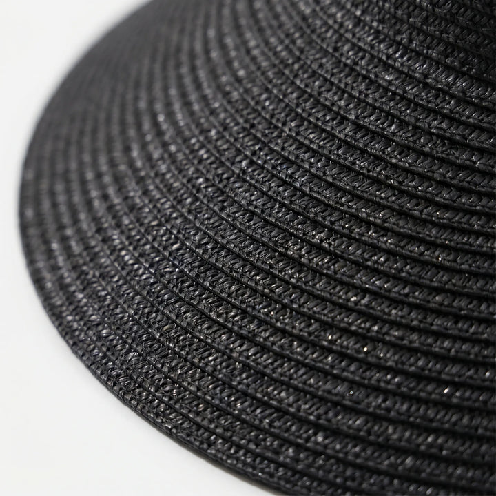 Adjustable open-top women's sun visor hat, foldable for travel. Ideal for summer activities and sun protection.