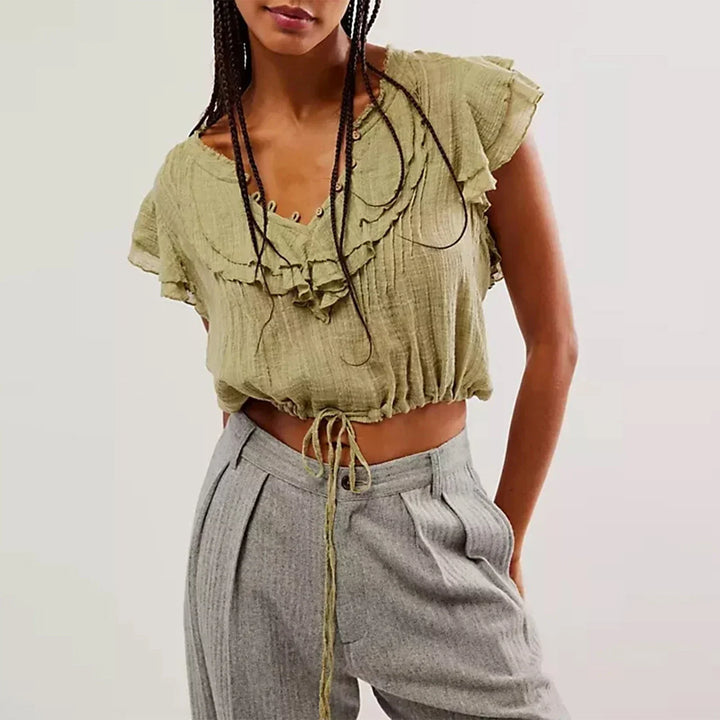 Trendy women's summer ruffle front crop top, a comfortable cropped blouse.