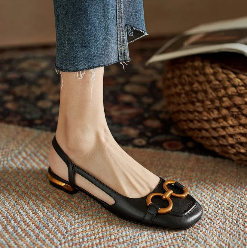 Everyday women's flat sandals with adjustable straps & cushioned footbed for ultimate summer walking comfort.