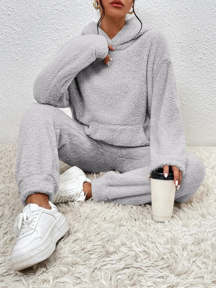 Effortlessly chic women's long hoodie and trouser loungewear set, crafted from premium soft teddy fabric