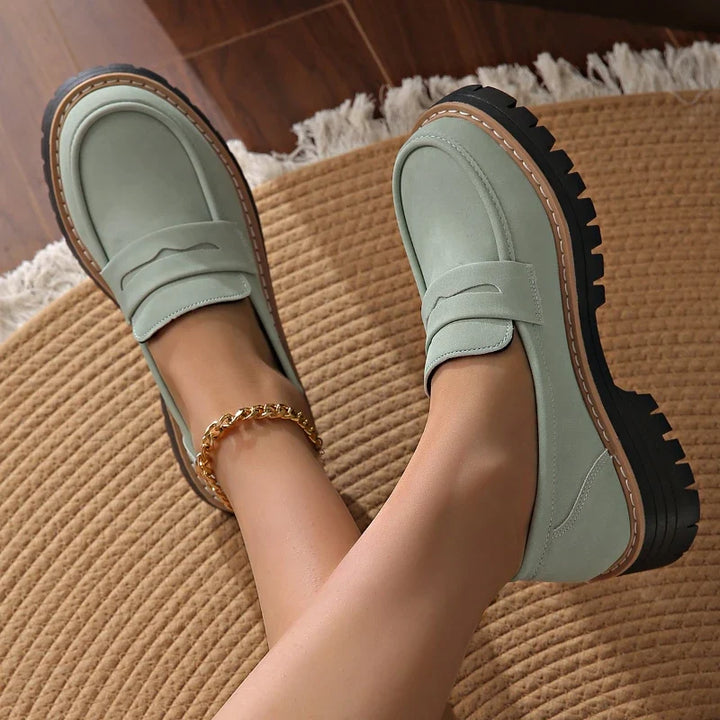 Cushioned women's Savira platform loafers, a perfect blend of style and orthopedic comfort.
