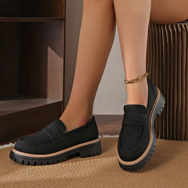 Elegant Savira women's platform loafers, built for comfortable walking with orthopedic benefits.