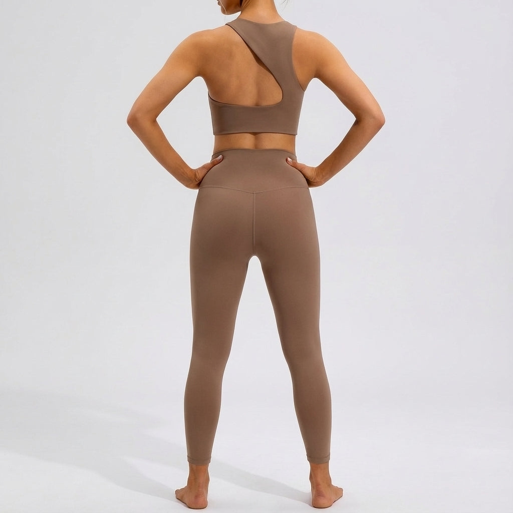 Brittany seamless women's sports top and high-waist leggings combo for active lifestyles.