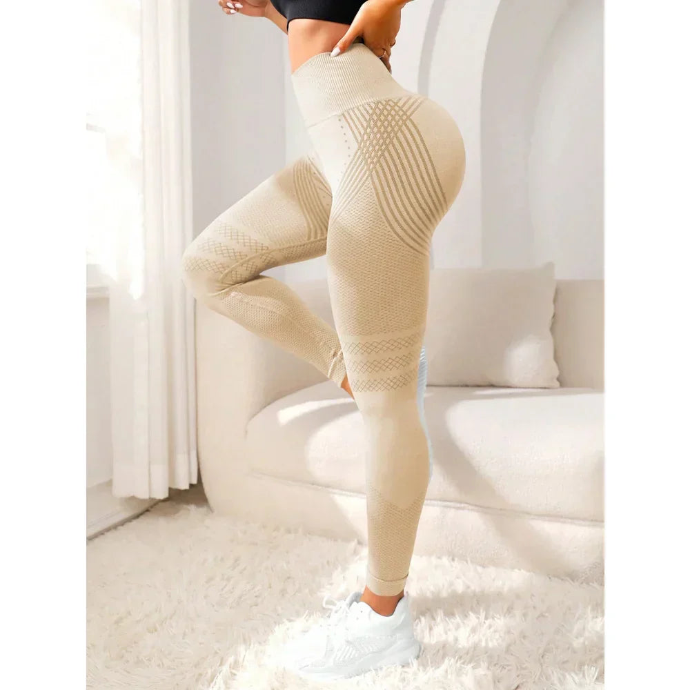 High-waisted seamless women's leggings, designed for booty lift. Ideal workout pants & yoga wear.