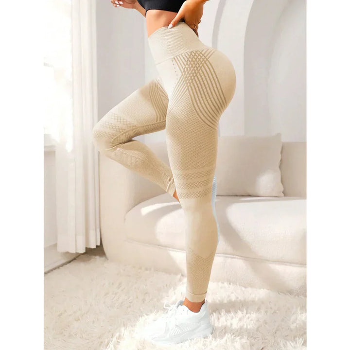 High-waisted seamless women's leggings, designed for booty lift. Ideal workout pants & yoga wear.