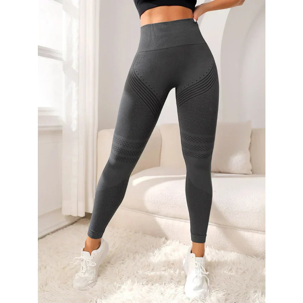 Women's workout pants: Seamless, high-waisted, booty-lifting leggings. Essential athletic apparel.