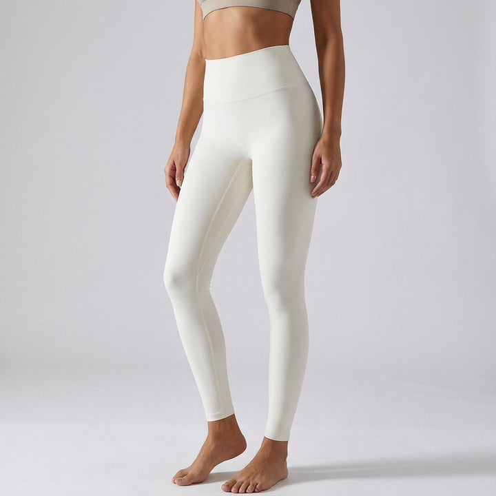 Breathable women's seamless high-waist sport leggings, ideal for activewear and fitness