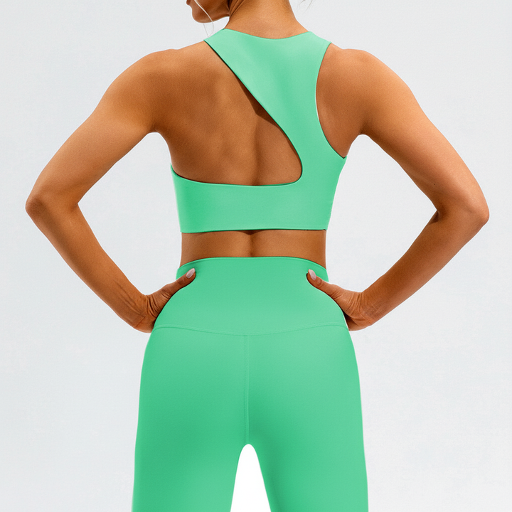 Soft, comfortable women's seamless workout top, great for training, yoga & active lifestyles.