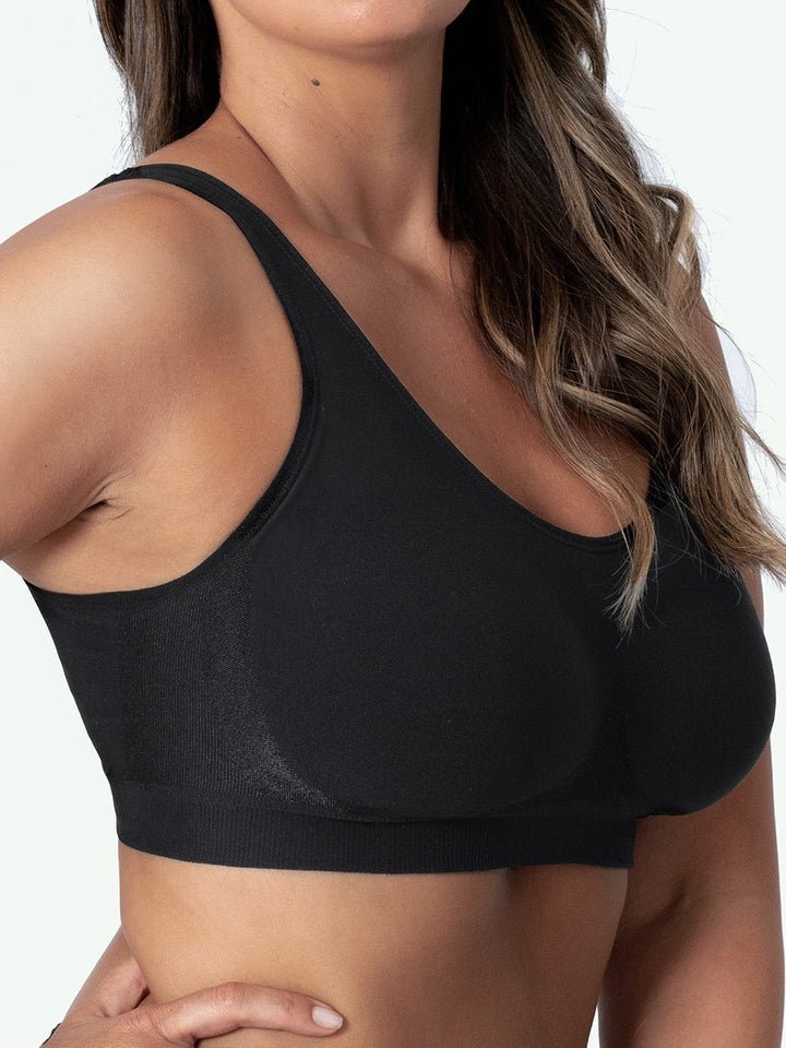 Everyday women's sports bra: seamless, wire-free, and supportive for ultimate comfort.