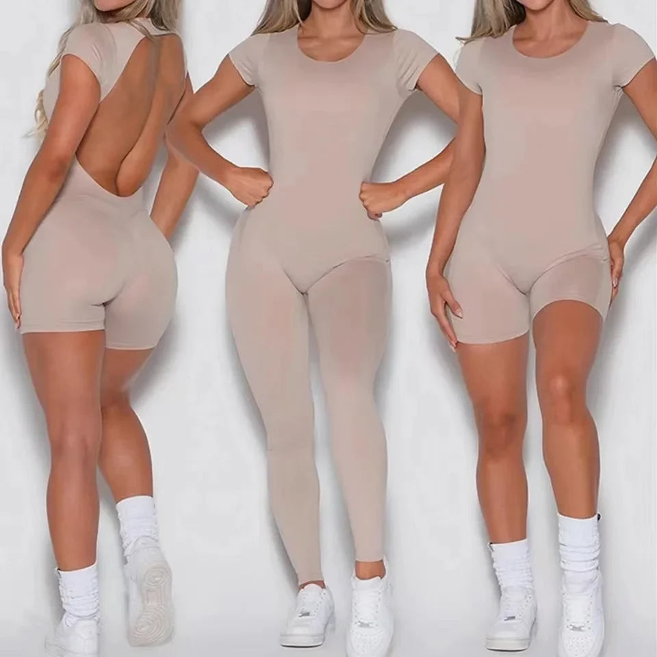 Women's seamless yoga jumpsuit, flexible & breathable. Ideal for fitness workouts and activewear.