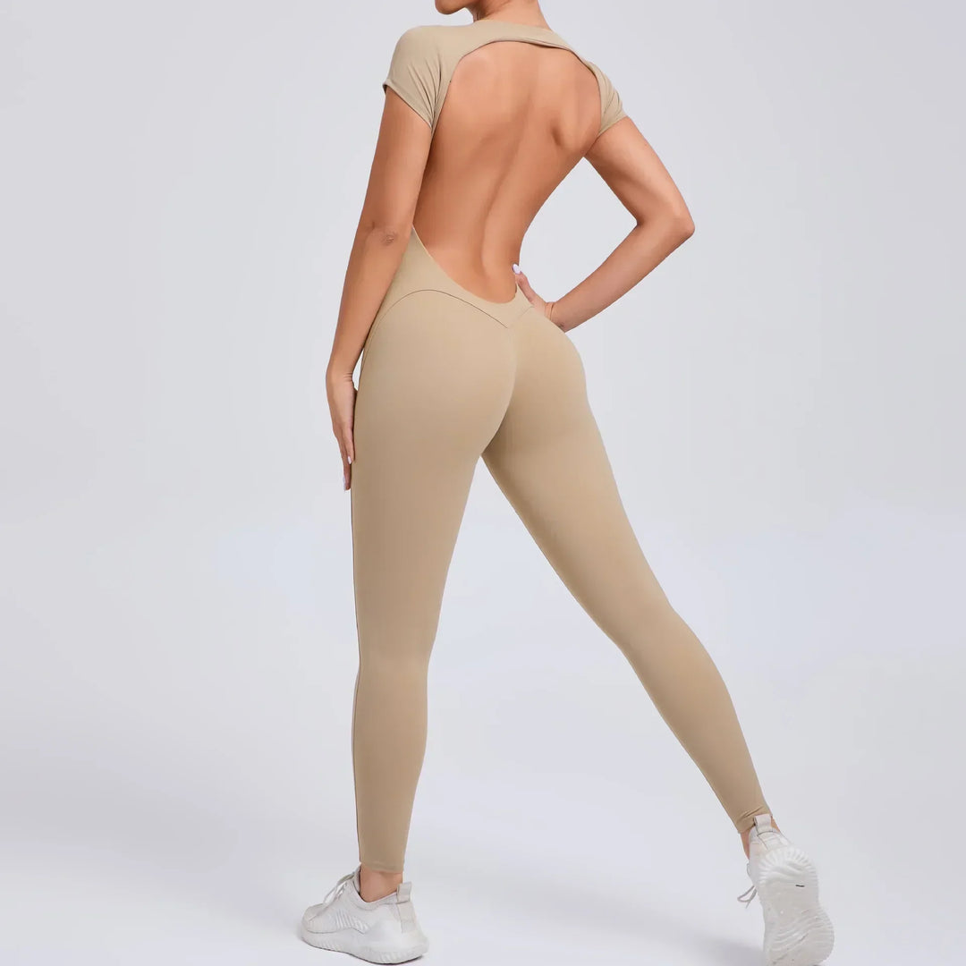 Breathable women's seamless athletic jumpsuit, perfect for intense yoga, fitness, and gym activities.