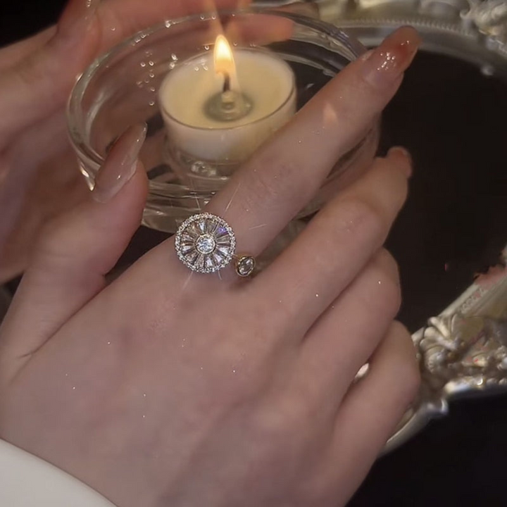 Versatile silver women's Serenio spinner ring, perfect for daily stress relief & promoting calm.