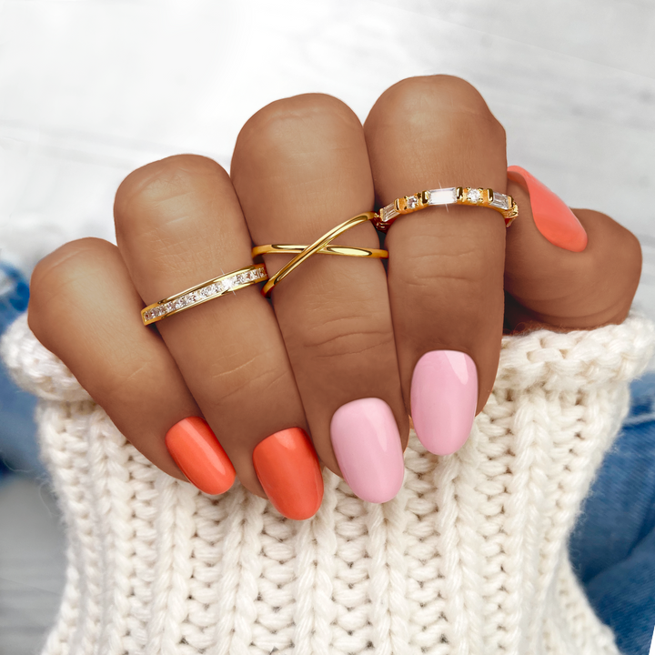 Elegant women's sterling silver ring with dazzling zirconia, perfect for any occasion.