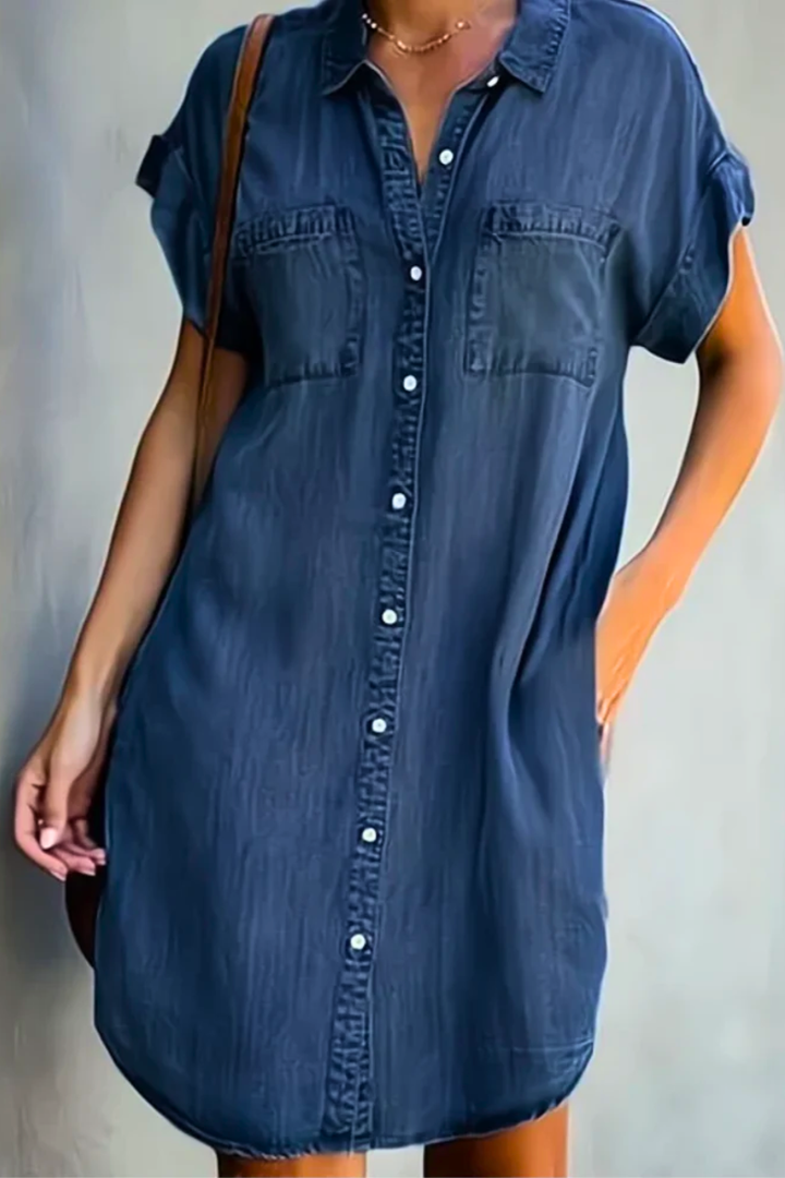 Women's short sleeve relaxed fit dress, perfect for comfortable everyday style. Versatile knee-length casual summer dress.