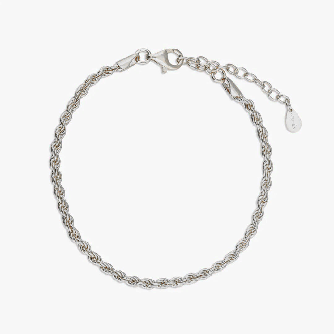 Giftable Sienna twisted link chain bracelet, durable waterproof gold jewelry for her, hypoallergenic design.
