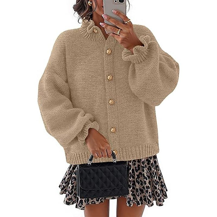 Women's Sines buttoned cardigan, a chic layering piece for versatile fall & winter outfits. Elegant long-sleeve.