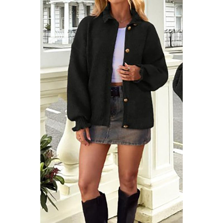 Fall/winter women's Sines buttoned cardigan. Elegant long-sleeve sweater, comfortable chic layering piece.