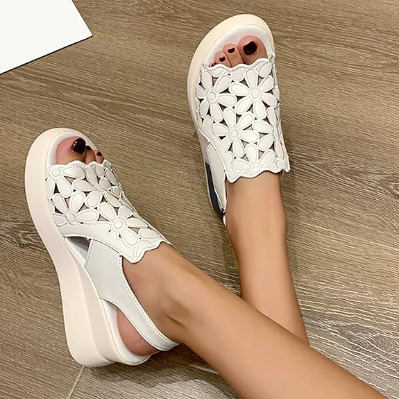 Sissy women's lightweight sandals for city living, combining style, comfort, and orthopedic features.