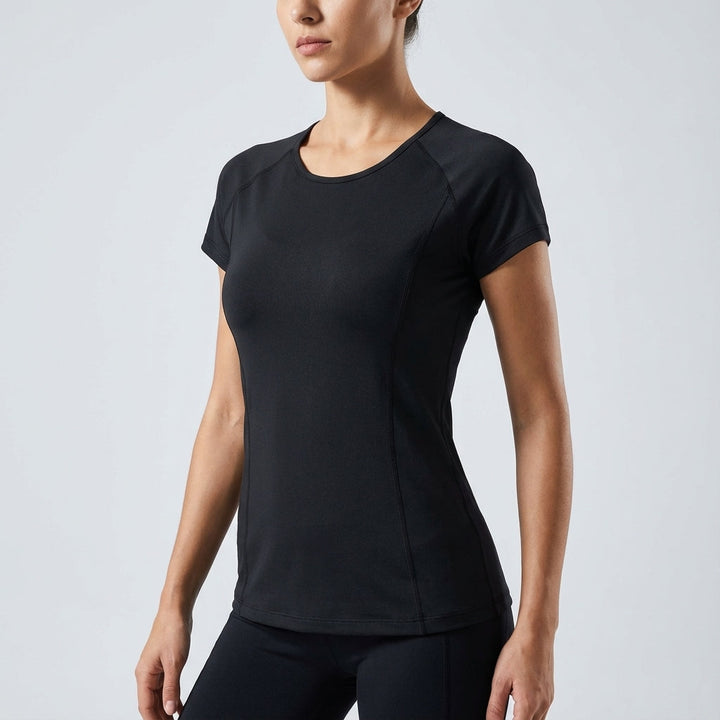 Donna slim fit athletic top, lightweight and breathable polyester shirt for active use