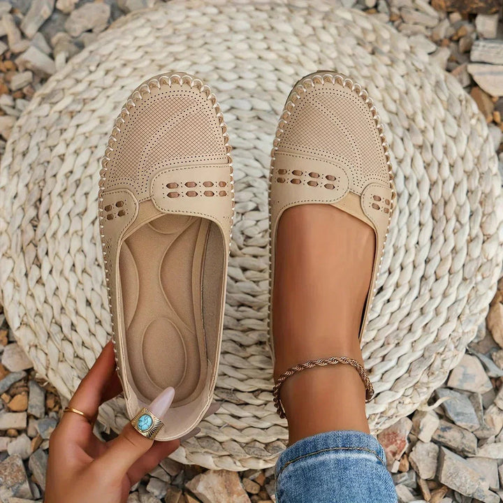 Women's slip-on loafers for everyday comfort, perfect as casual flats. Breathable design for easy wear.