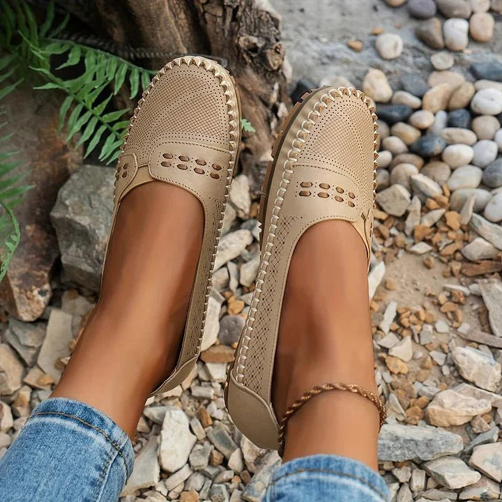 Versatile women's slip-on loafers, comfortable and breathable flats. Perfect everyday shoes for spring-autumn.