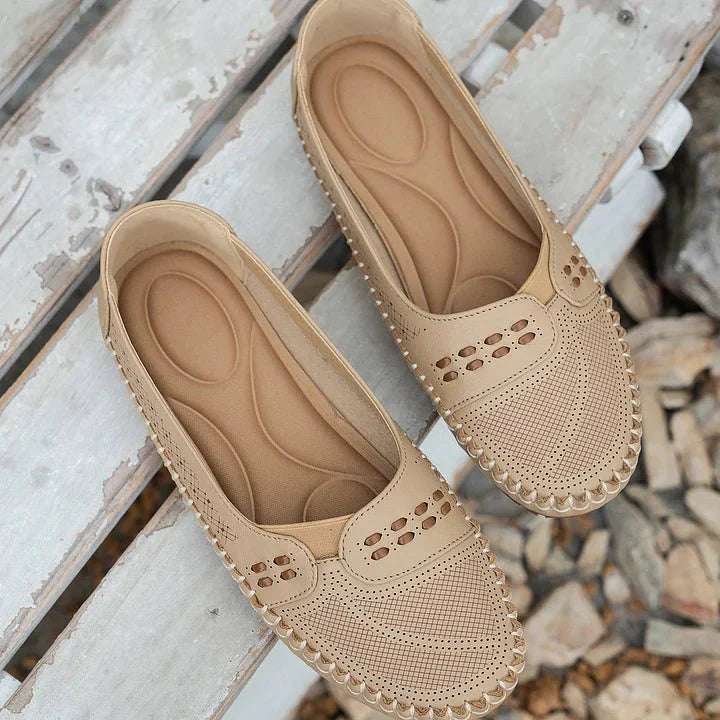 Perforated women's slip-on loafers, extremely comfortable and breathable everyday walking shoes for women.