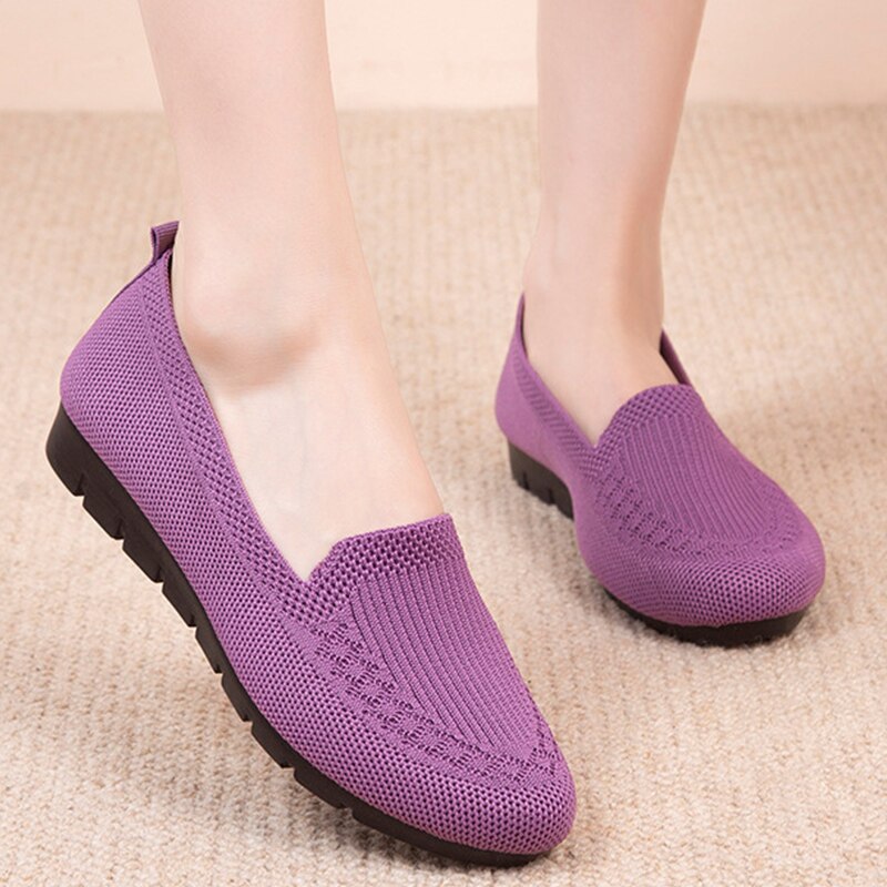 Everyday women's slip-on casual shoes, offering lightweight breathability and robust arch support.