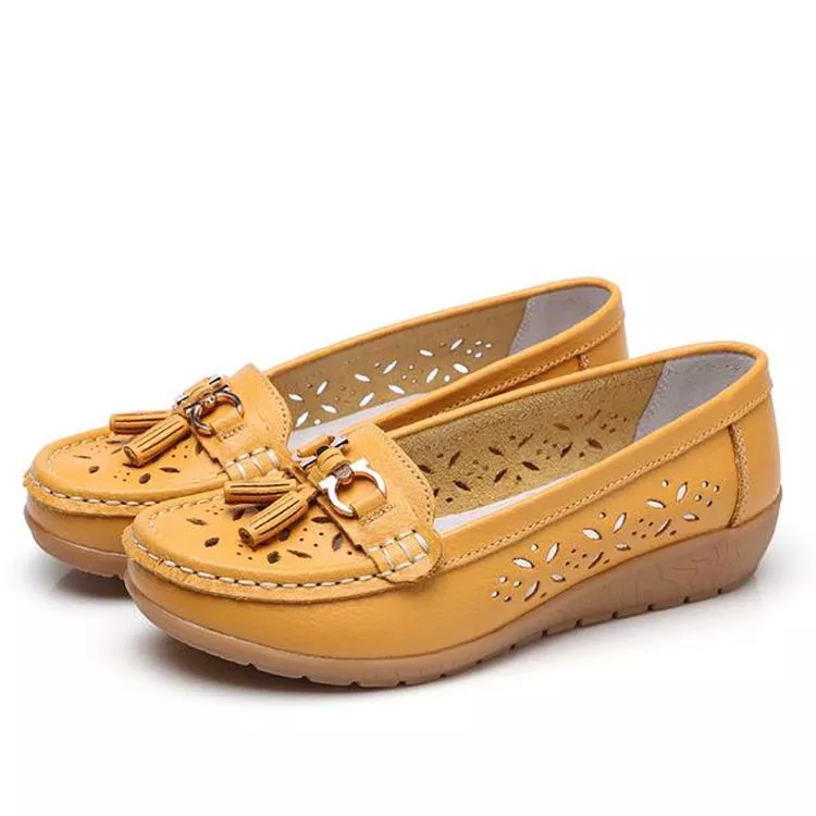 Stylish women's casual moccasin sandals with breathable soft uppers and arch support.