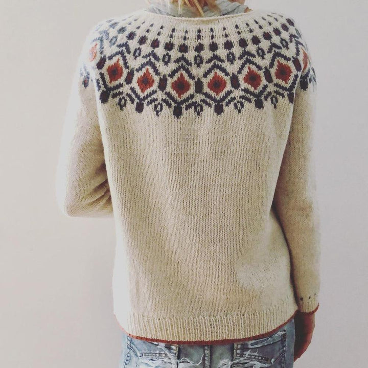 Women's soft comfort long sleeve sweater, essential for cozy autumn and stylish winter wear.
