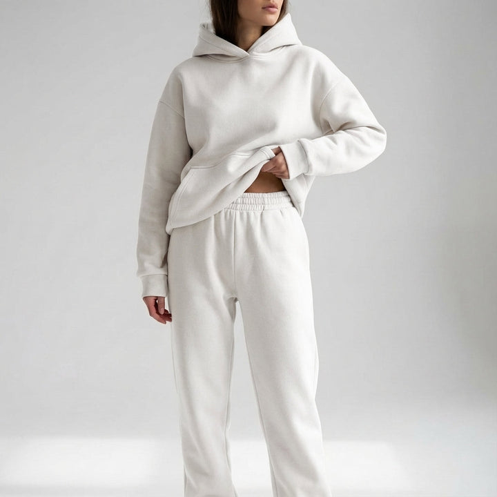 Sporty women's tracksuit made from a soft fabric mix, ideal for casual and comfortable wear.