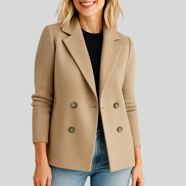Comfortable women's soft knit blazer-style cardigan, perfect for versatile layering and everyday wear.