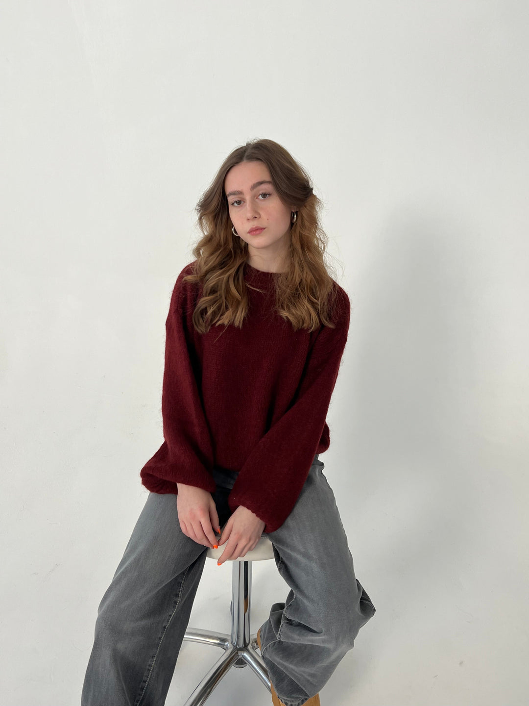Aurena women's warm loose fit pullover, soft knit, essential for winter styling.