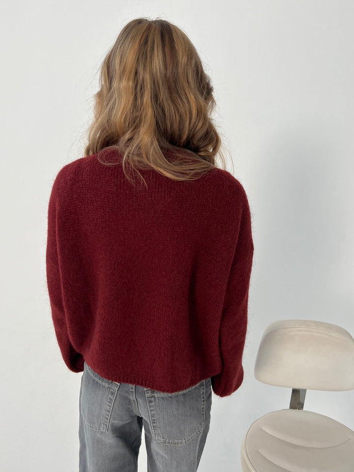Everyday women's loose fit pullover, versatile and soft, ideal for layering.