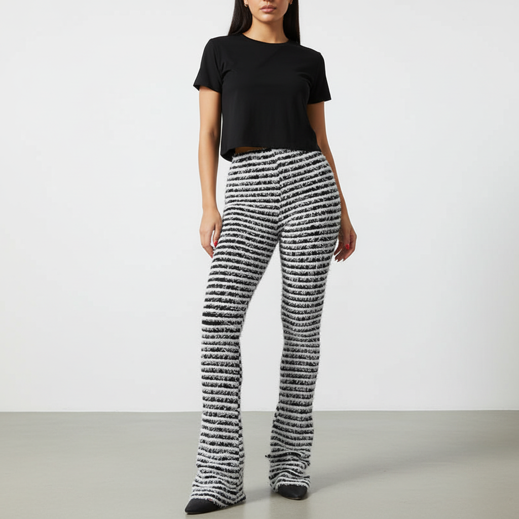 Comfortable & fashionable women's soft stretch trousers with an elastic waist. Chic everyday apparel.
