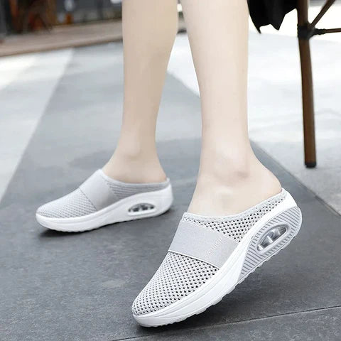Solara women's therapeutic sandals with ergonomic arch support. Ideal for wide feet, comfortable for all-day wear.