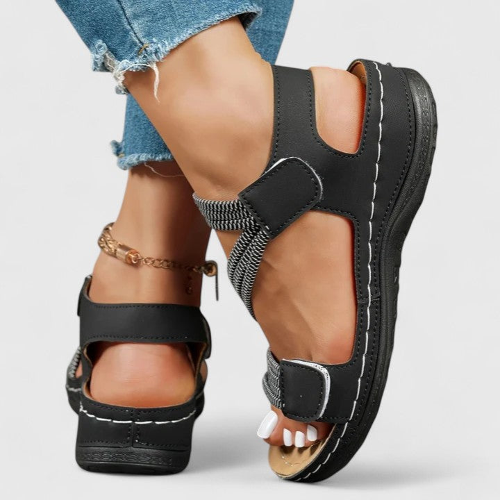 Premium women's sandals with excellent arch support, ensuring all-day comfort & foot stability.
